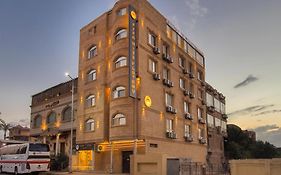 Pyramids Plateau Hotel